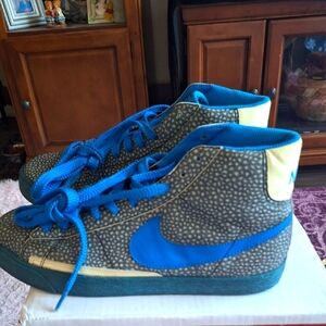 Blazer Glow NIKE Sneakers